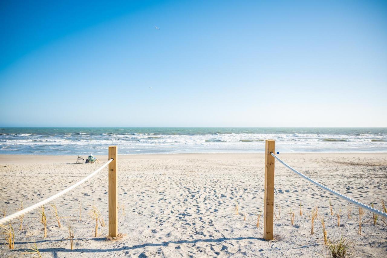 The Beach Fact Oar By Oak Island Accommodations Dış mekan fotoğraf