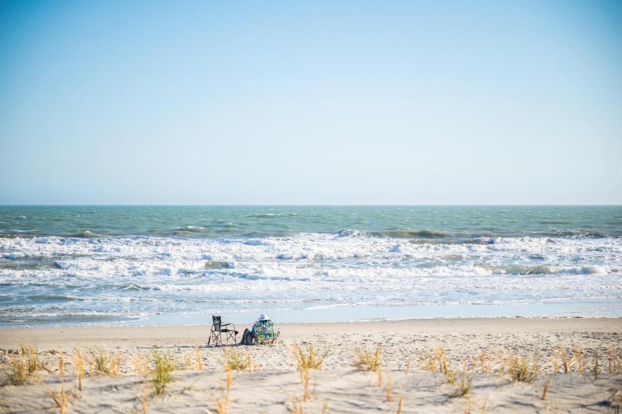 The Beach Fact Oar By Oak Island Accommodations Dış mekan fotoğraf